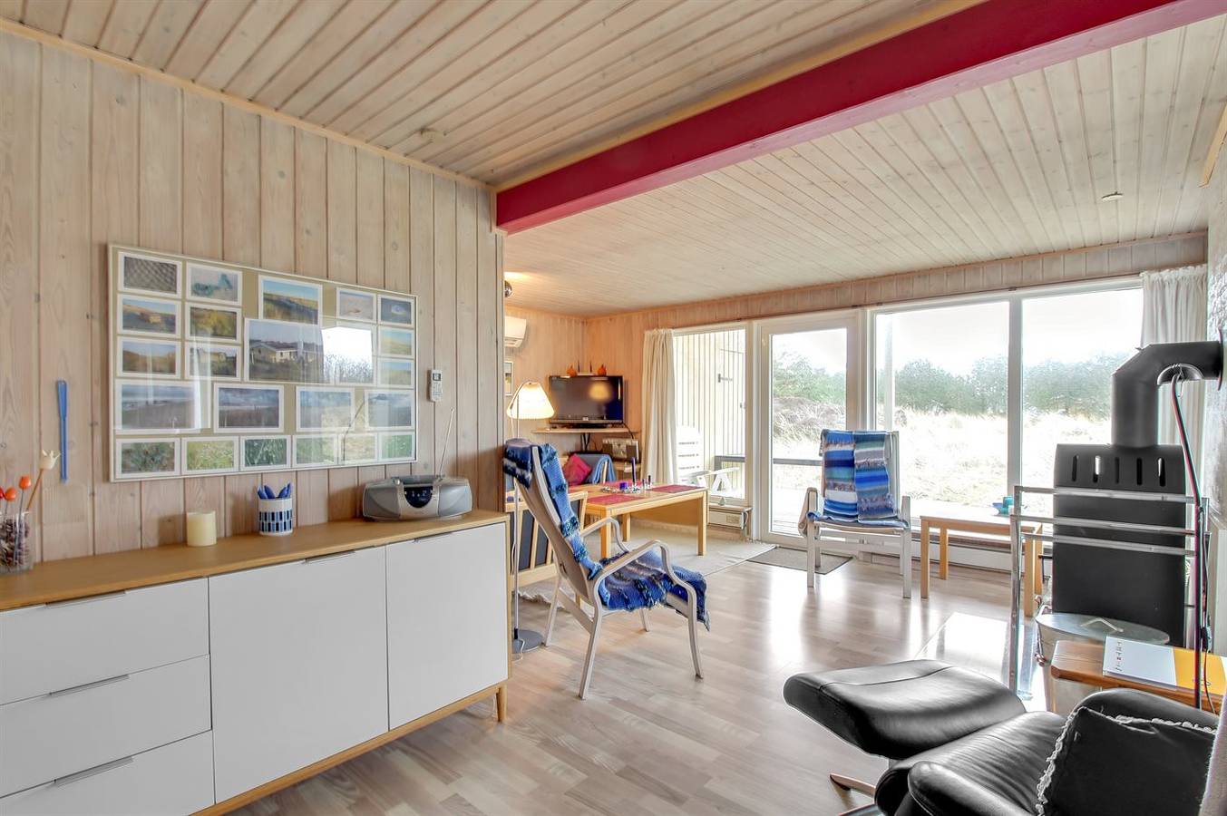 Stunning home in Hvide Sande w/ Wifi and 3 Bedrooms in Bjerregård, Holmsland Klit