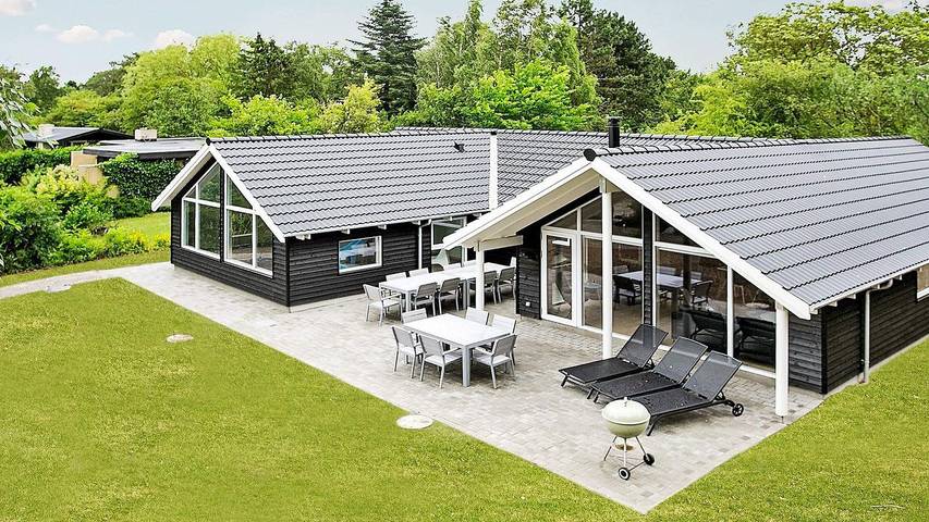 Ferienhaus für 15 Personen, mit Sauna und Terrasse sowie Pool und Whirlpool in Tisvilde