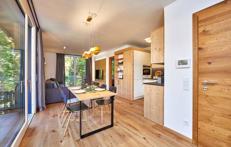 Ganze Wohnung, Parkchalet - erlesene Ferienwohnung im Grünen für einen Urlaub zu zweit in Garmisch-Partenkirchen, Bayerische Alpen