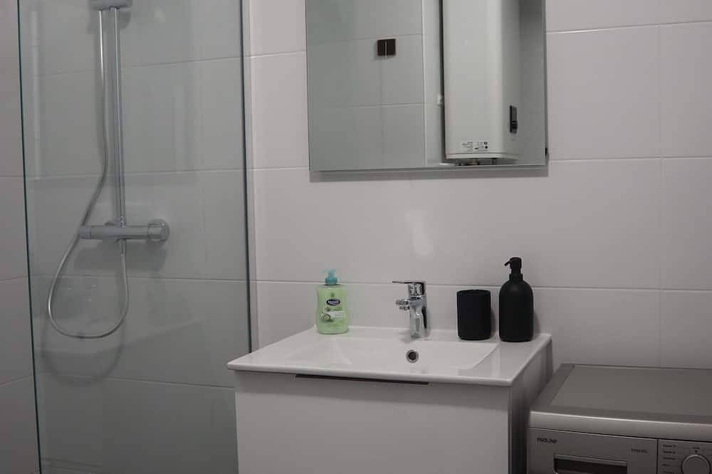 Apartamento entero, Charming renovated T2 Rueil Malmaison: Mobility lease in Rueil-Malmaison, Altos del Sena