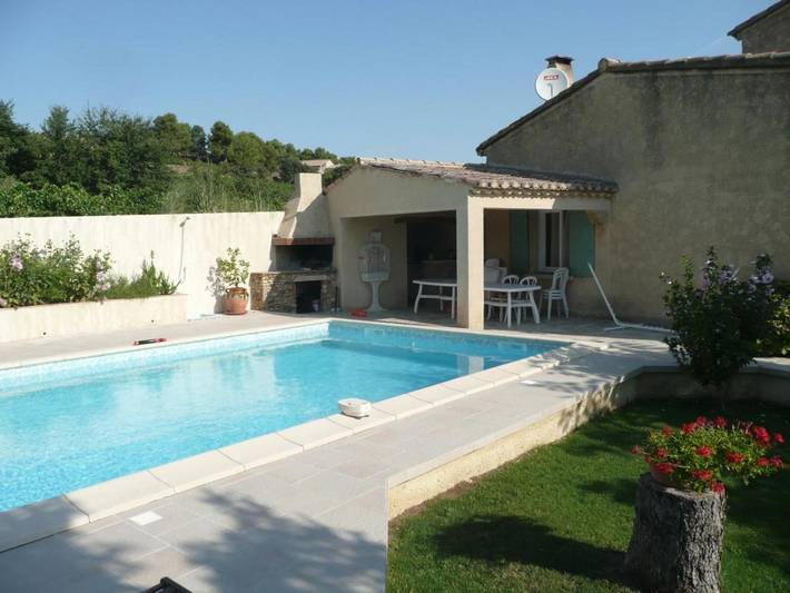 Location de vacances pour 6 personnes, avec piscine ainsi que jacuzzi et jardin à Buisson - 3