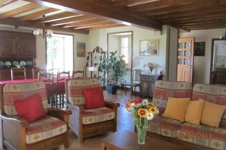 Location de vacances pour 6 personnes, avec jardin à Givry - 4