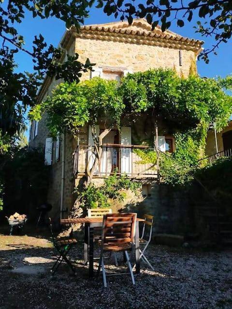 Cottage pour 7 personnes, avec jardin ainsi que vue et balcon à Saint-André-de-Rosans