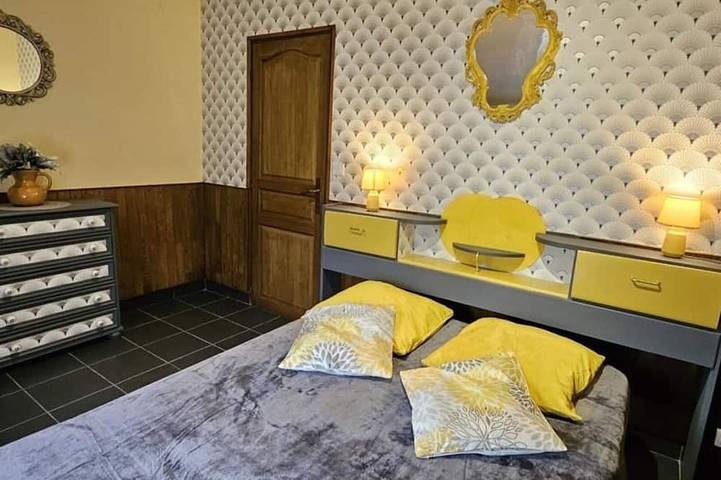 Gîte pour 8 personnes, avec jardin et jacuzzi à Biron - 3