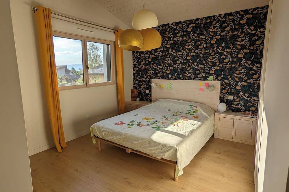 House near the lake and at the foot of the mountains in Anthy-sur-Léman, Thonon-les-Bains region