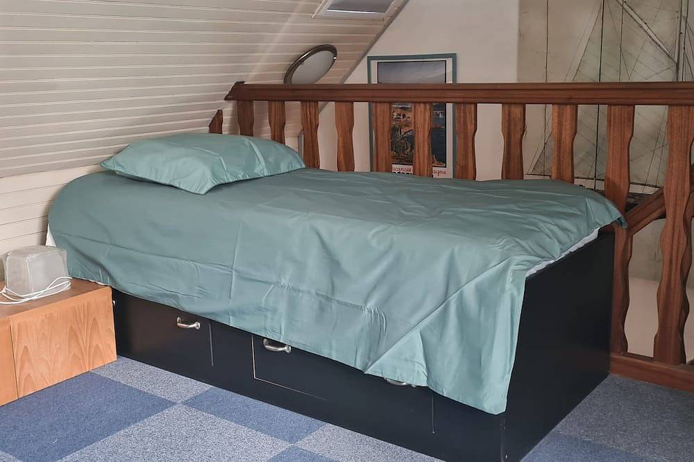 Petite Maison Proche Bourg et à 4km des Plages de Sable Blanc in Cléder, Ceinture Dorée