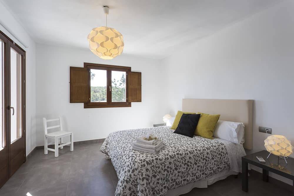 House Surrounded By Nature With Stunning Views in Es Codolar, Sant Josep de sa Talaia