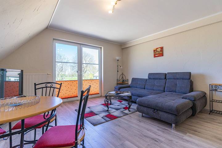 Ferienwohnung für 4 Personen, mit Balkon und Garten sowie Ausblick in Lohme, Rügen