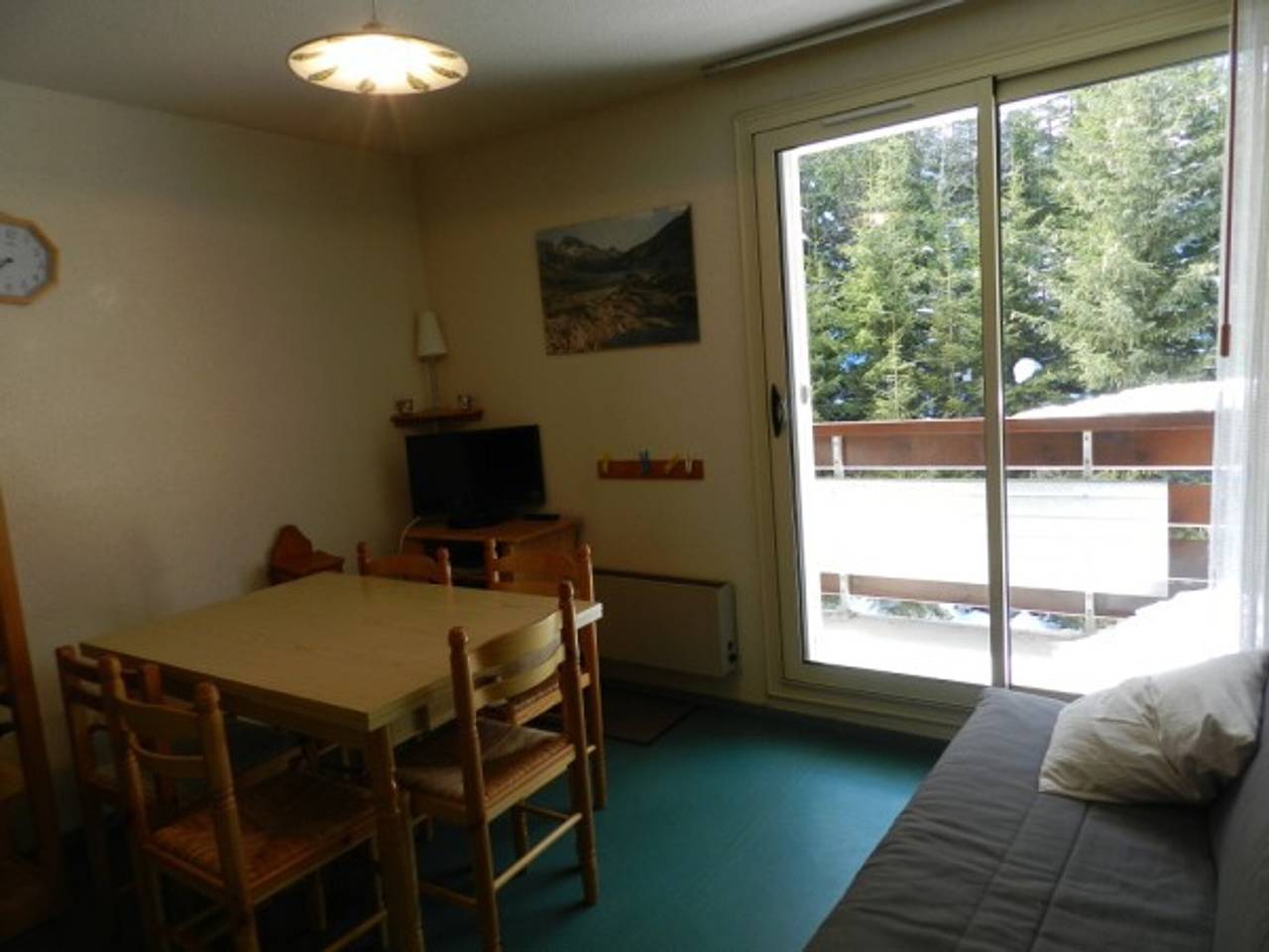 Entire apartment, Cozy 2-room cabin apartment with balcony, near slopes, Le Pleynet in La Ferrière, Le Pleynet