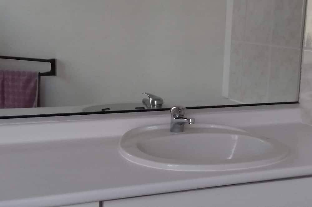Entire apartment, Entire Apartment Near Honfleur In Peace in Beuzeville, Bernay region