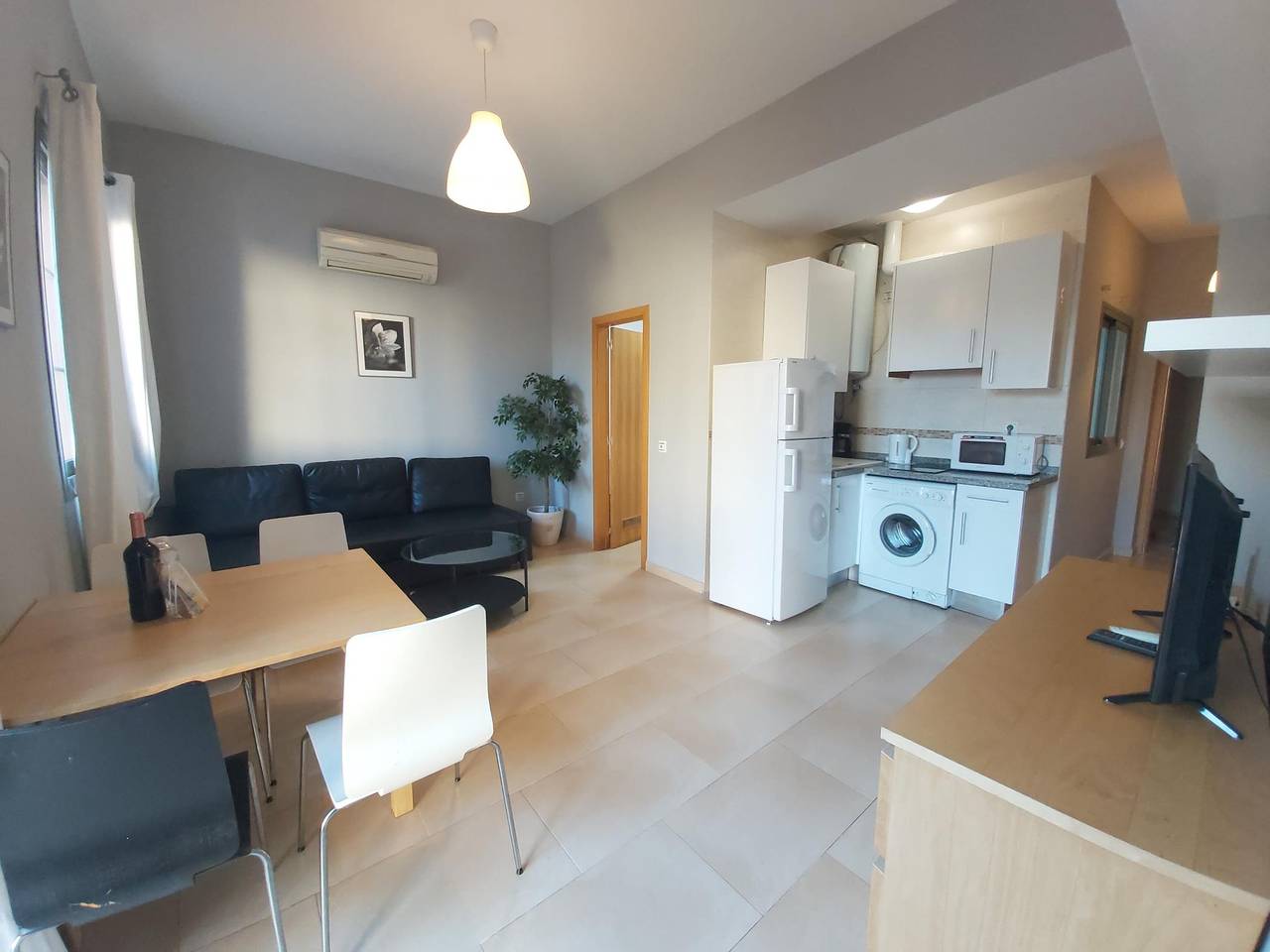 Apartamento vacacional entero, Del Parque Flats Carreteria At Deluxe in Malaga Centro Historico, Málaga