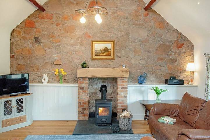 Cottage for 4 people, with garden, with pets in Tiverton