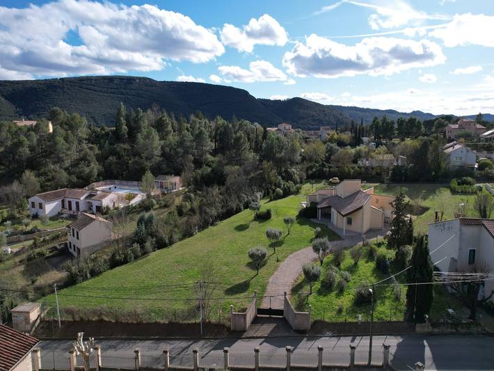 Location de vacances pour 6 personnes, avec jardin ainsi que piscine et terrasse, adapté aux familles à Prades-sur-Vernazobre - 3