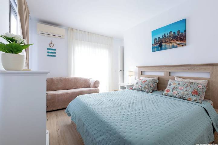 Charming 3-bedroom house in pleasant Chayofa with WiFi, AC in Chayofa, Arona 