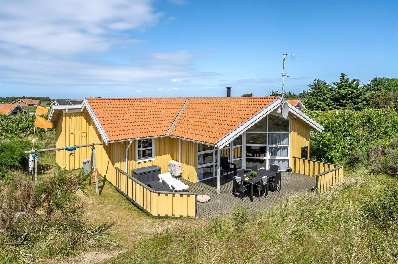 Beautiful home in Hvide Sande w/ Sauna, Wifi and 4 Bedrooms in Skodbjerge, Haurvig