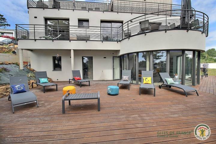 Gîte pour 7 personnes, avec jacuzzi et piscine ainsi que sauna et terrasse à Trébeurden - 2