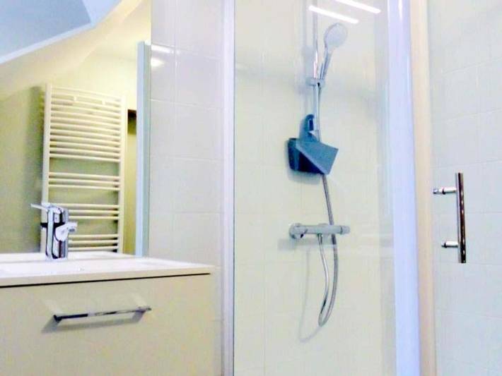 Location de vacances pour 6 personnes, avec jardin et terrasse à Louroux-de-Bouble - 4