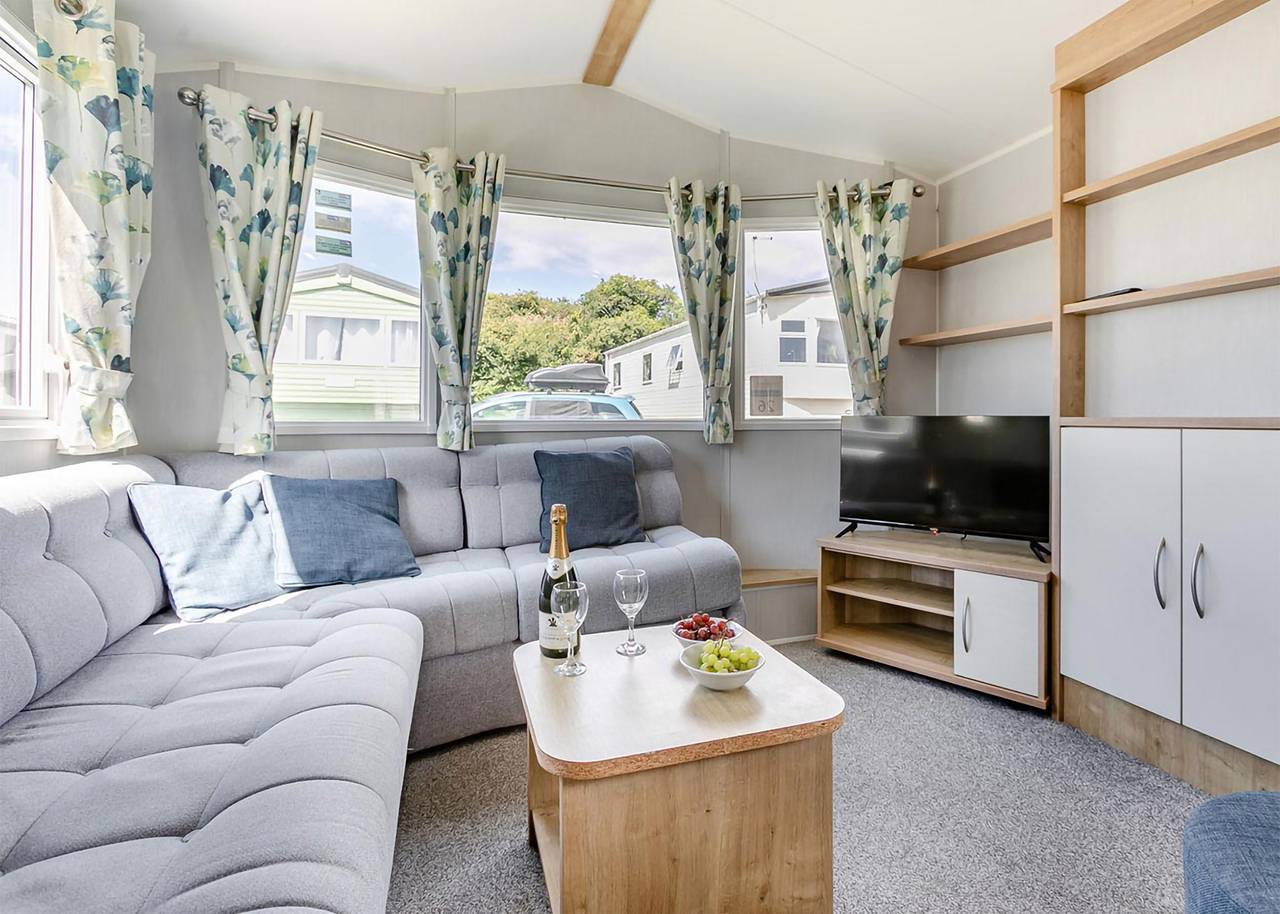 Bronze Caravan with parking 2 bed slp 6 in Cornwall