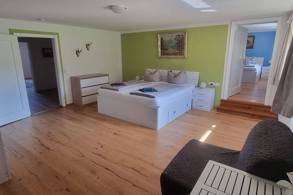 Ganze Wohnung, Fewo Riederhof 130 qm, 3 Schlafzimmer für bis zu 10 Pers in Flintsbach am Inn, Bayerische Alpen