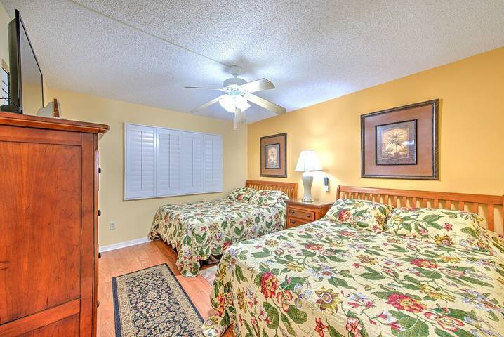 Vacation rental for 7 people, with balcony/terrace and pool as well as hot tub in Indian Shores