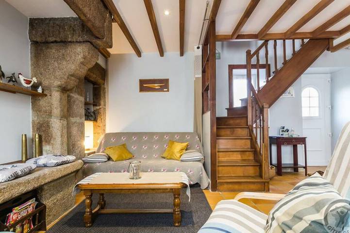Gîte pour 5 personnes, avec jardin dans Varouville