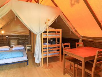 Camping für 4 Personen in Saint-Point-Lac, Doubs, Bild 3