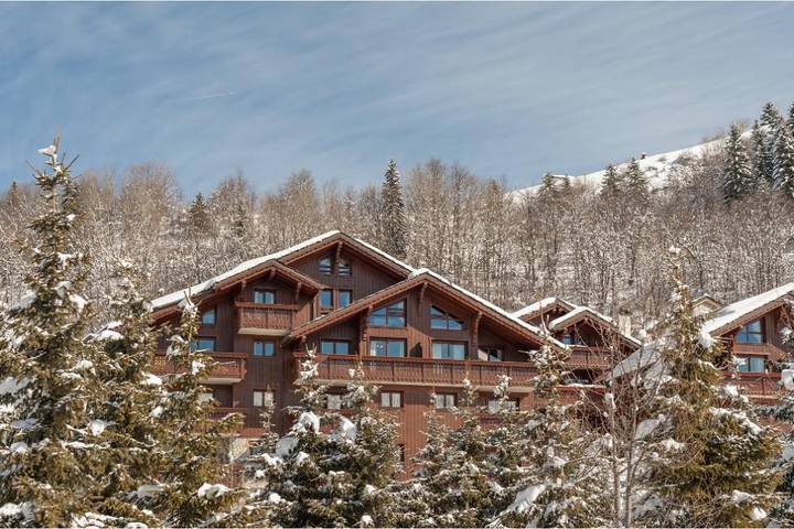 Gîte pour 5 personnes, avec piscine ainsi que terrasse et sauna, animaux acceptés dans Meribel Village - 4