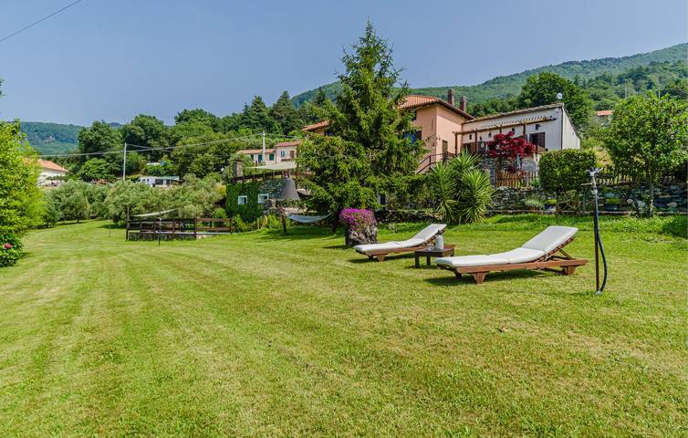 Casa de vacaciones para 6 personas, con jardín además de terraza y piscina - 1