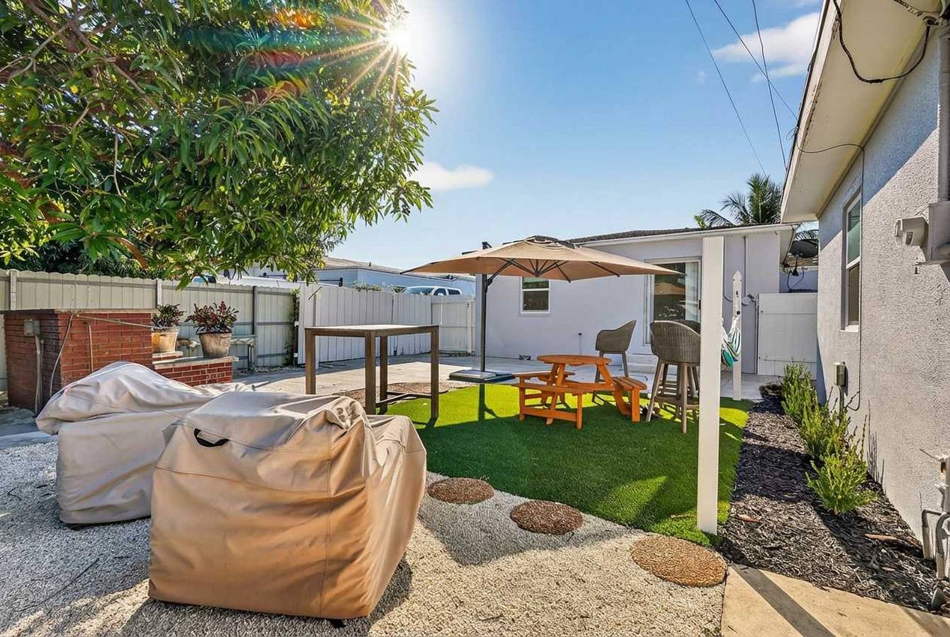 Minutes to Beach     Dog Friendly     Bbq    Patio in West Palm Beach, Palm Beach County