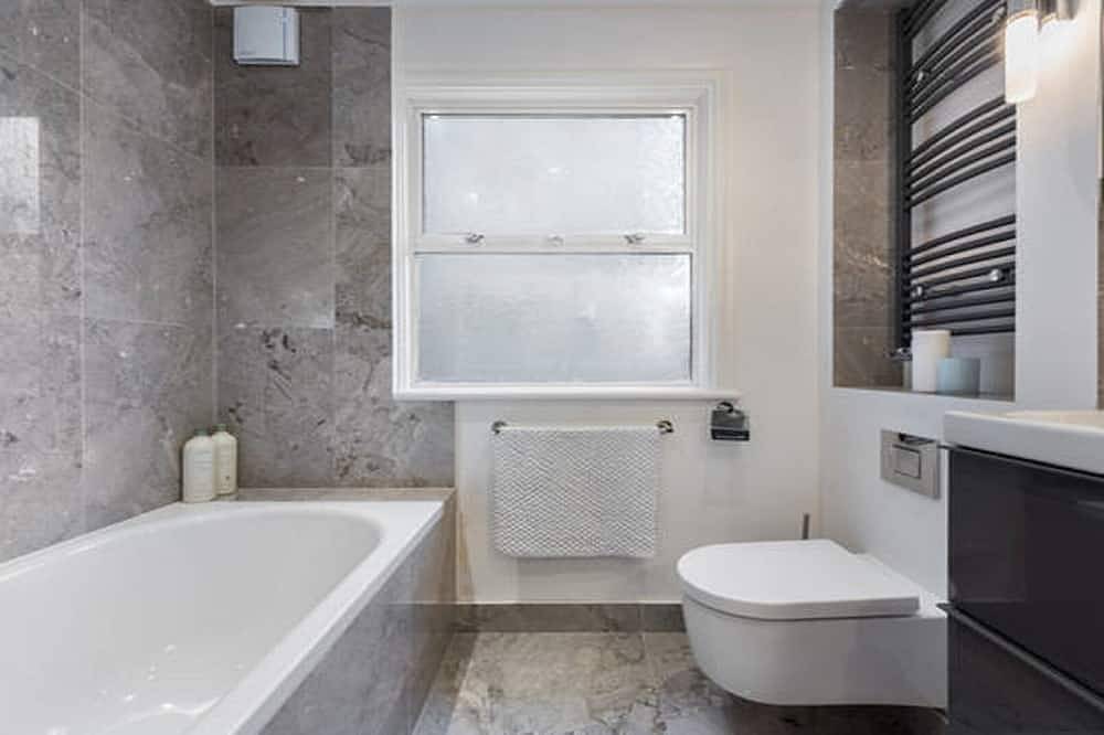 Ganze Wohnung, Urban Oasis: Neu renovierte 5 * 2bed Lux ​​Wohnung im grünen Bereich von Zentral-London in London, Südostengland
