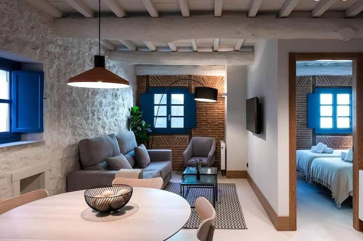 Entire apartment, Houmi Orzán - Apt. Concepcion Arenal in Playa de Riazor (La Coruña), La Coruña