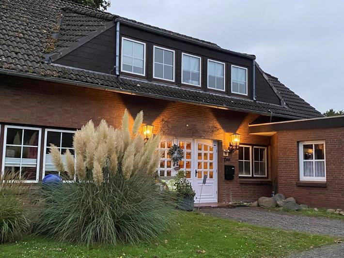 Ferienhaus für 2 Personen, mit Terrasse und Garten in Friedeburg