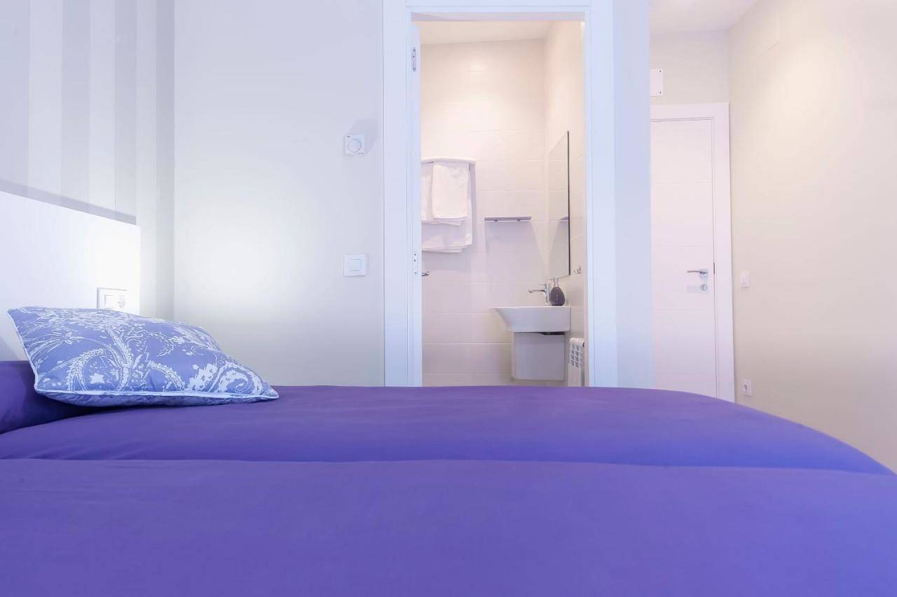 Double or Twin Room with Private Bathroom in Logroño, Provincia de La Rioja