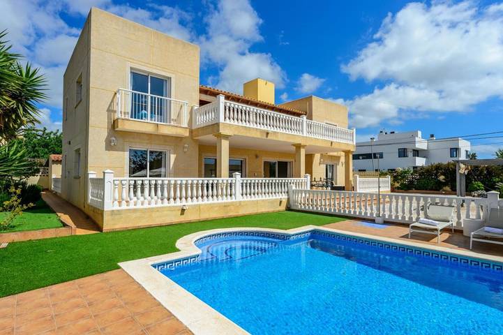 Casa rural para 10 personas, con Balcón y Terraza además de Jardín y Piscina en Sant Jordi de ses Salines