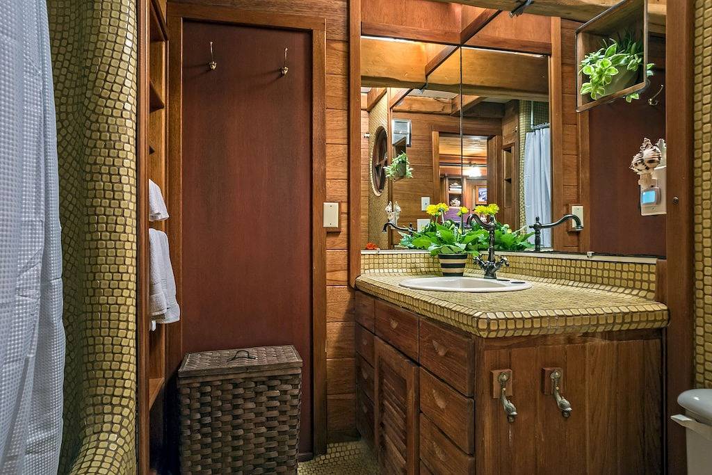 Bootshaus - Am halbprivaten Strand, erbaut wie ein eigenes Segelschiff mit Kamin! in Montecito, Santa Barbara County