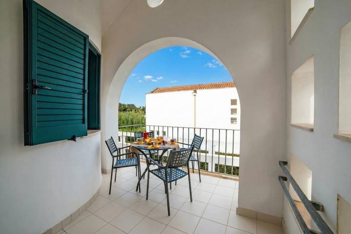 Appartamento per 4 persone, con piscina e balcone a Frassanito