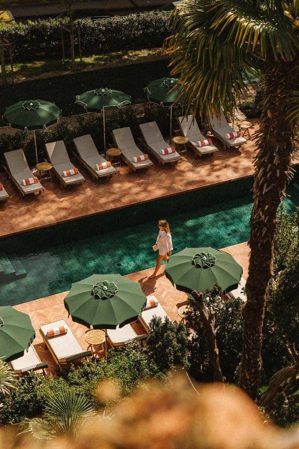Hôtel, avec Terrasse et Jardin ainsi que Piscine et Sauna à Bolzano
