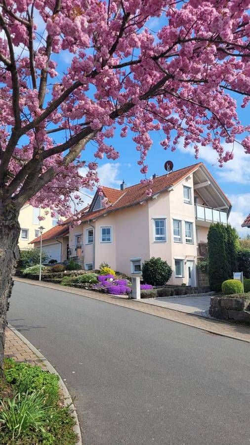 Ferienwohnung für 3 Personen, mit Terrasse und Garten in Weikersheim