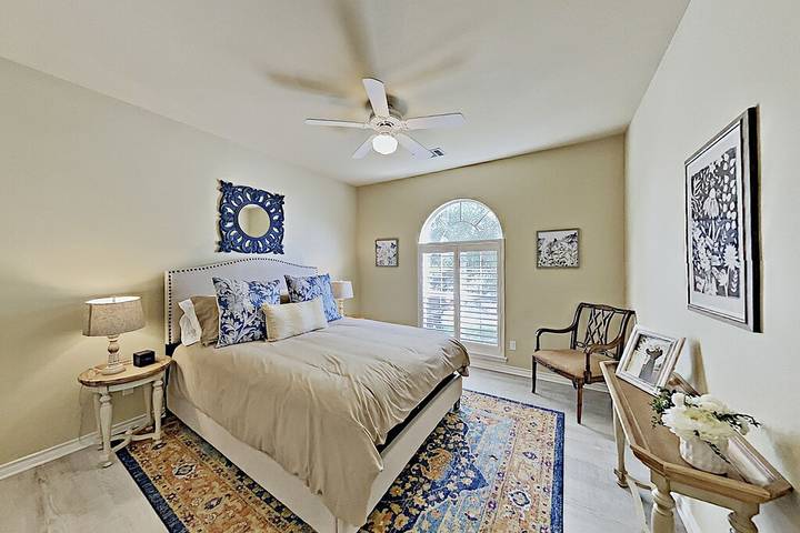 Vacation rental for 12 people, with balcony in Horseshoe Bay