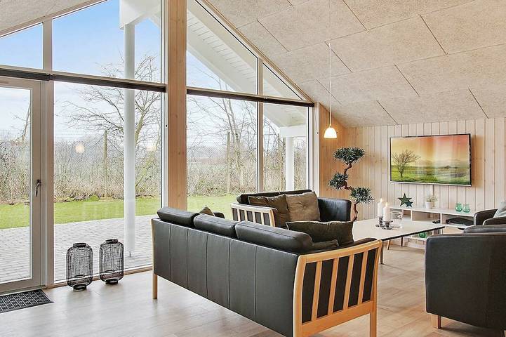 Ferienhaus für 12 Personen, mit Pool und Sauna sowie Terrasse und Whirlpool in Olpenitz - 4