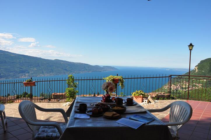 Gîte pour 4 personnes, avec vue sur le lac dans Lombardie