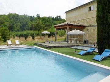 Appartement de vacances pour 2 personnes, avec piscine ainsi que balcon et jardin dans le Vaucluse