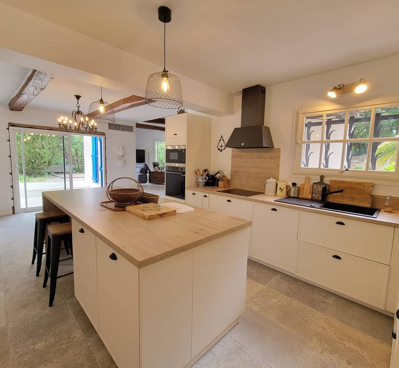 Spacious house with pool in Bagnols en Forêt in Bagnols-en-Forêt, Draguignan region