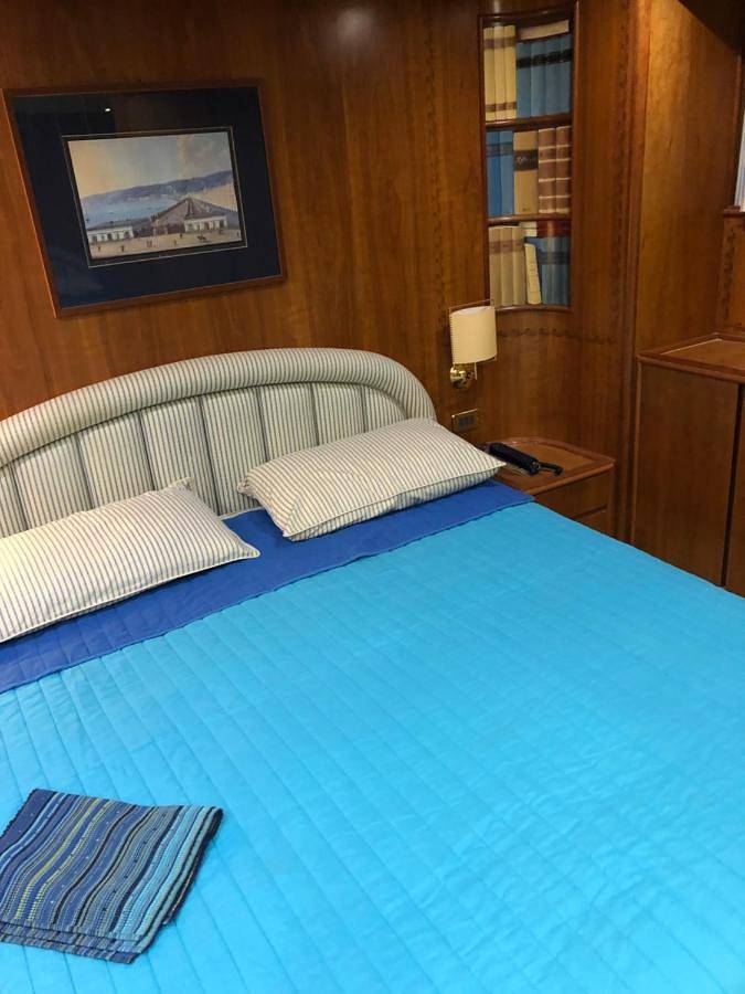 Cabin on Boat in Gaeta, Latina Provinz