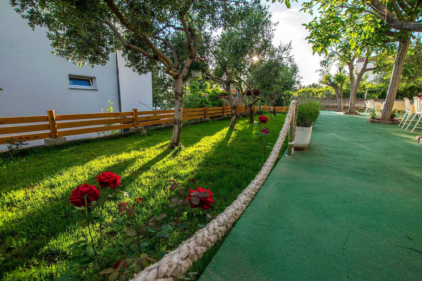 Ferienhaus mit Klimaanlage und Terrasse  in Starigrad Paklenica, Starigrad