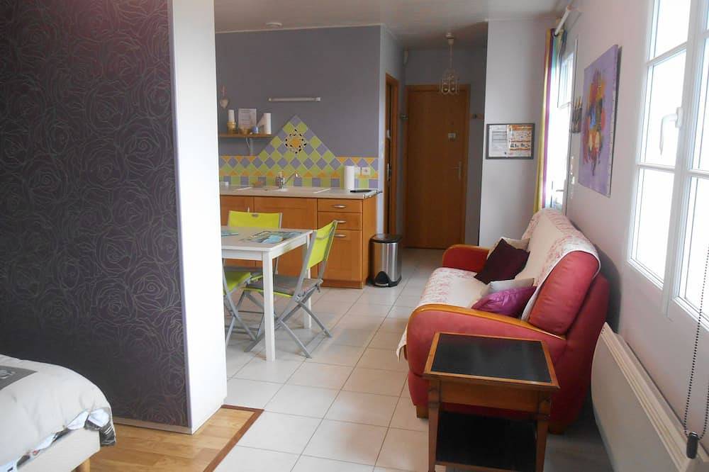 Appartement entier, Studio tt confort, reclassé 2 étoiles en 2024 accueil  animaux  wifi in L'Aiguillon-sur-Vie, Vallée de la Loire