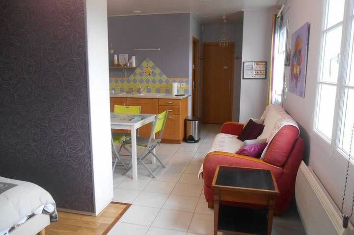 Appartement entier, Studio tt confort, reclassé 2 étoiles en 2024 accueil  animaux  wifi in L'Aiguillon-sur-Vie, Vallée de la Loire
