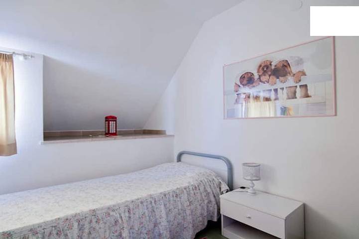 Gîte pour 5 personnes, avec piscine ainsi que balcon et jardin, animaux acceptés à Erice - 2