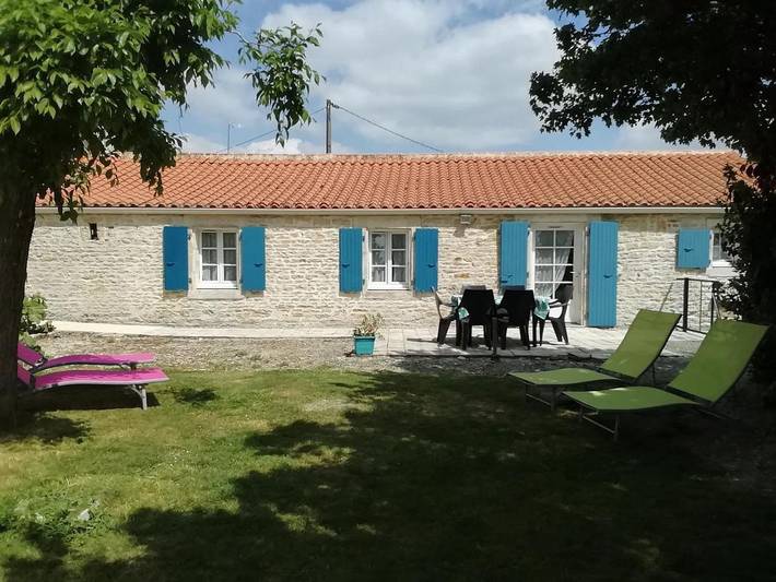 Location de vacances pour 6 personnes, avec terrasse, animaux acceptés à Chaillé-les-Marais