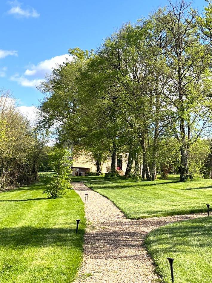 Gîte pour 2 personnes, avec terrasse ainsi que jacuzzi et sauna à Saint-Fargeau - 2